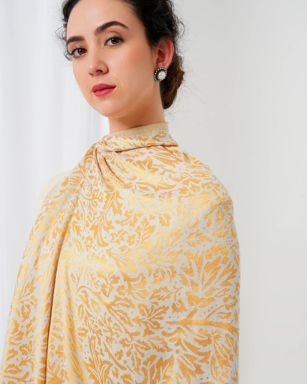 Zari Leaf Woolen Stole