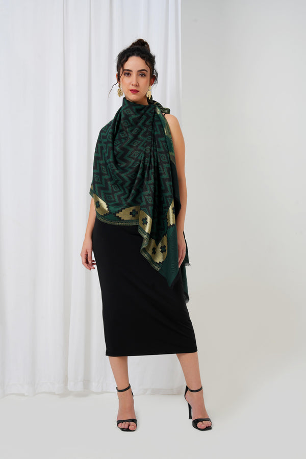 Wool stole with dark green base with black diamond design