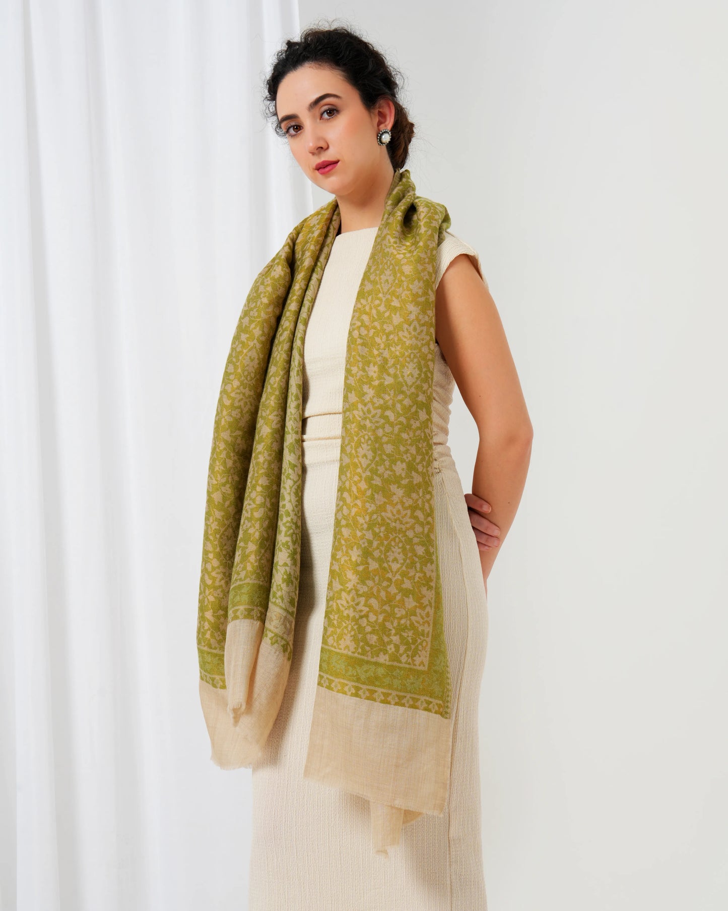 Kani Zari Woolen Stole