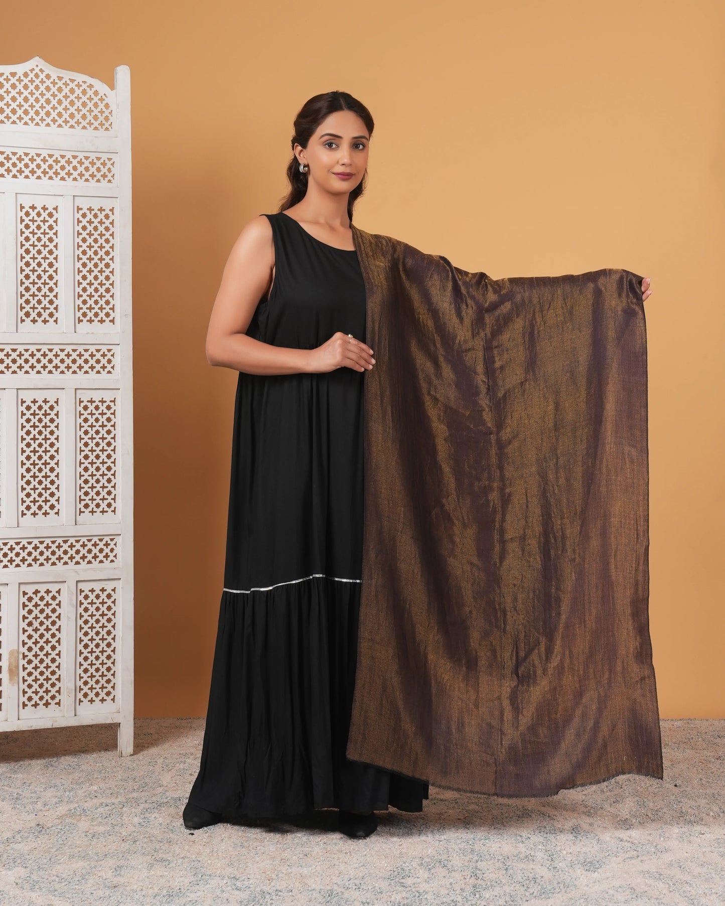 Zari Reversible Woolen Stole