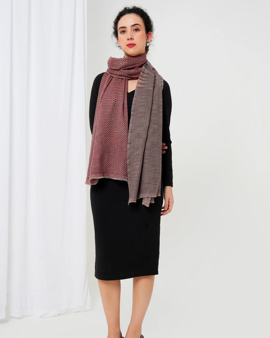 Cashmere stole in dual tone of brown and rust