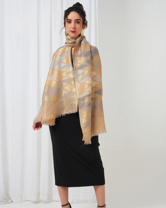 Wool stole with brown-golden base with full-size diamond design