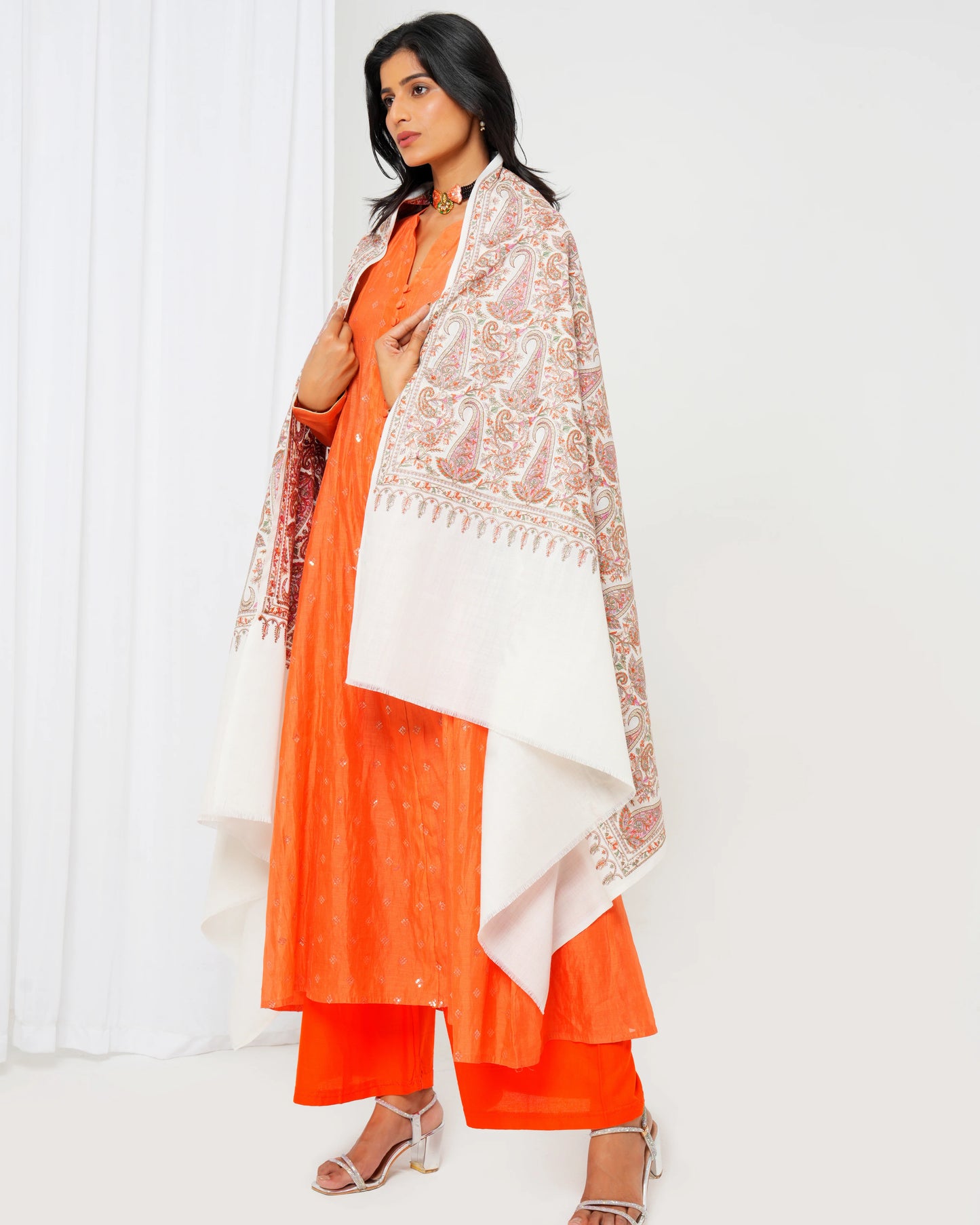 Wool shawl with white base and full-size multi-coloured print