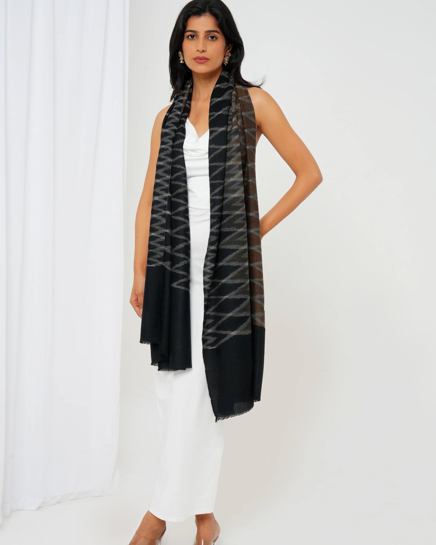 Pashmina stole with black base with full-size diamond design