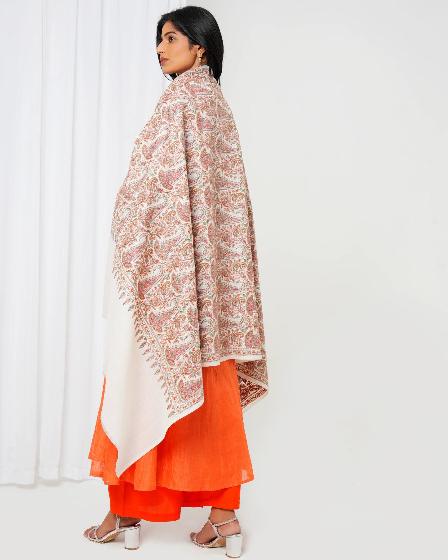Wool shawl with white base and full-size multi-coloured print