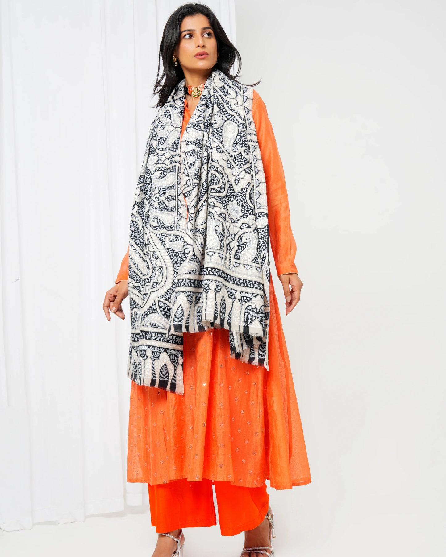 Pashmina shawl in white base and black prints