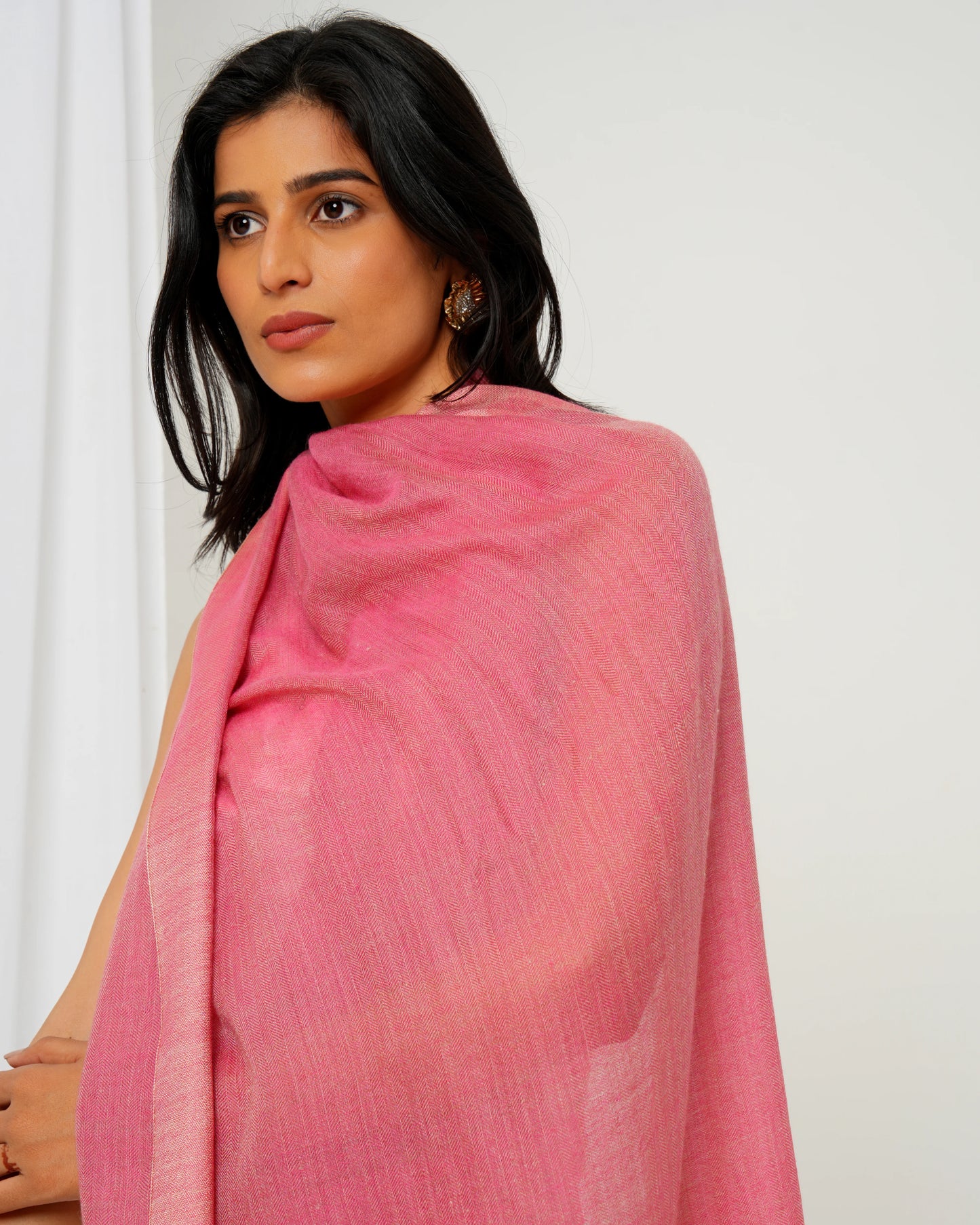 Cashmere stole in magenta with striped cream borders