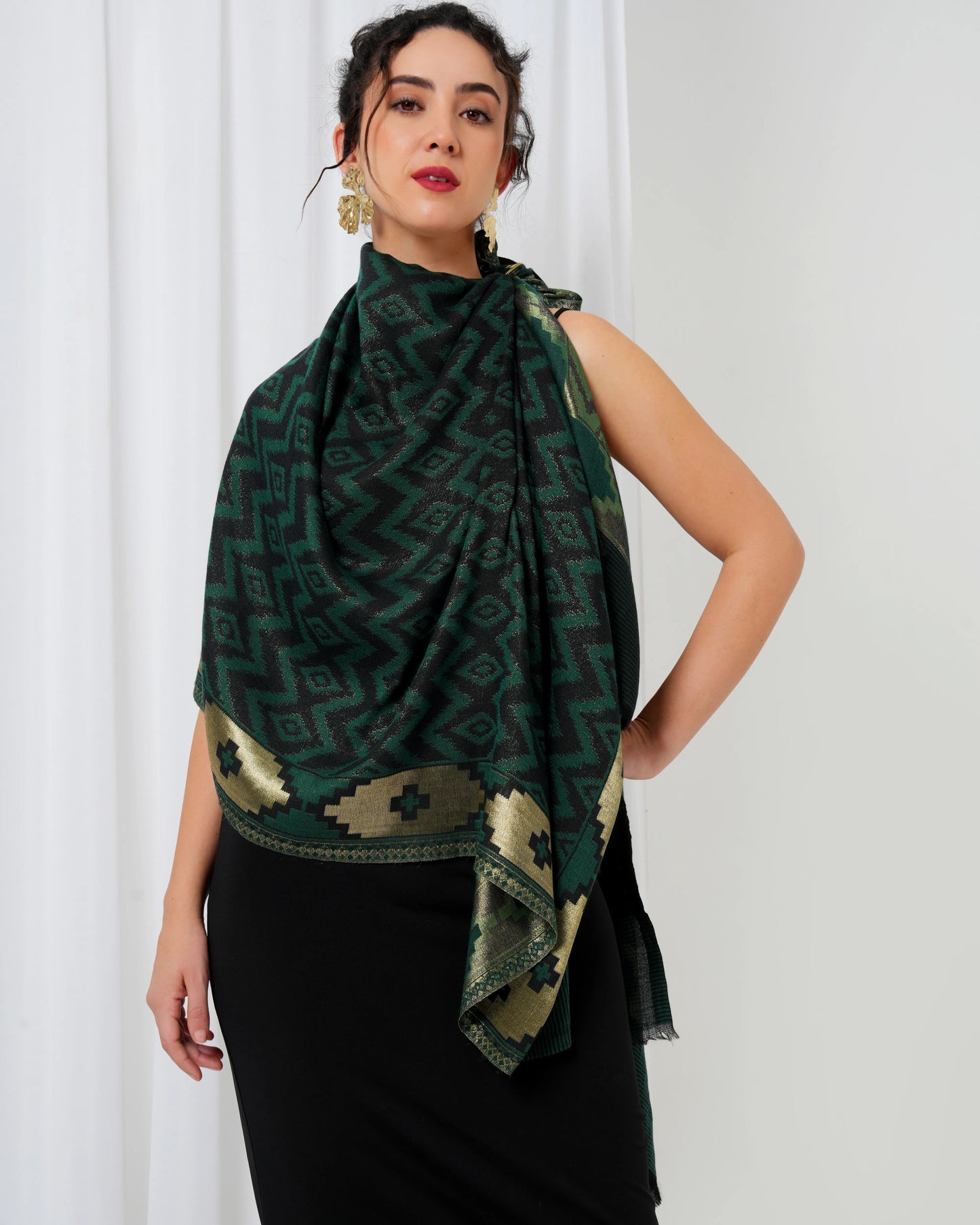 Wool stole with dark green base with black diamond design