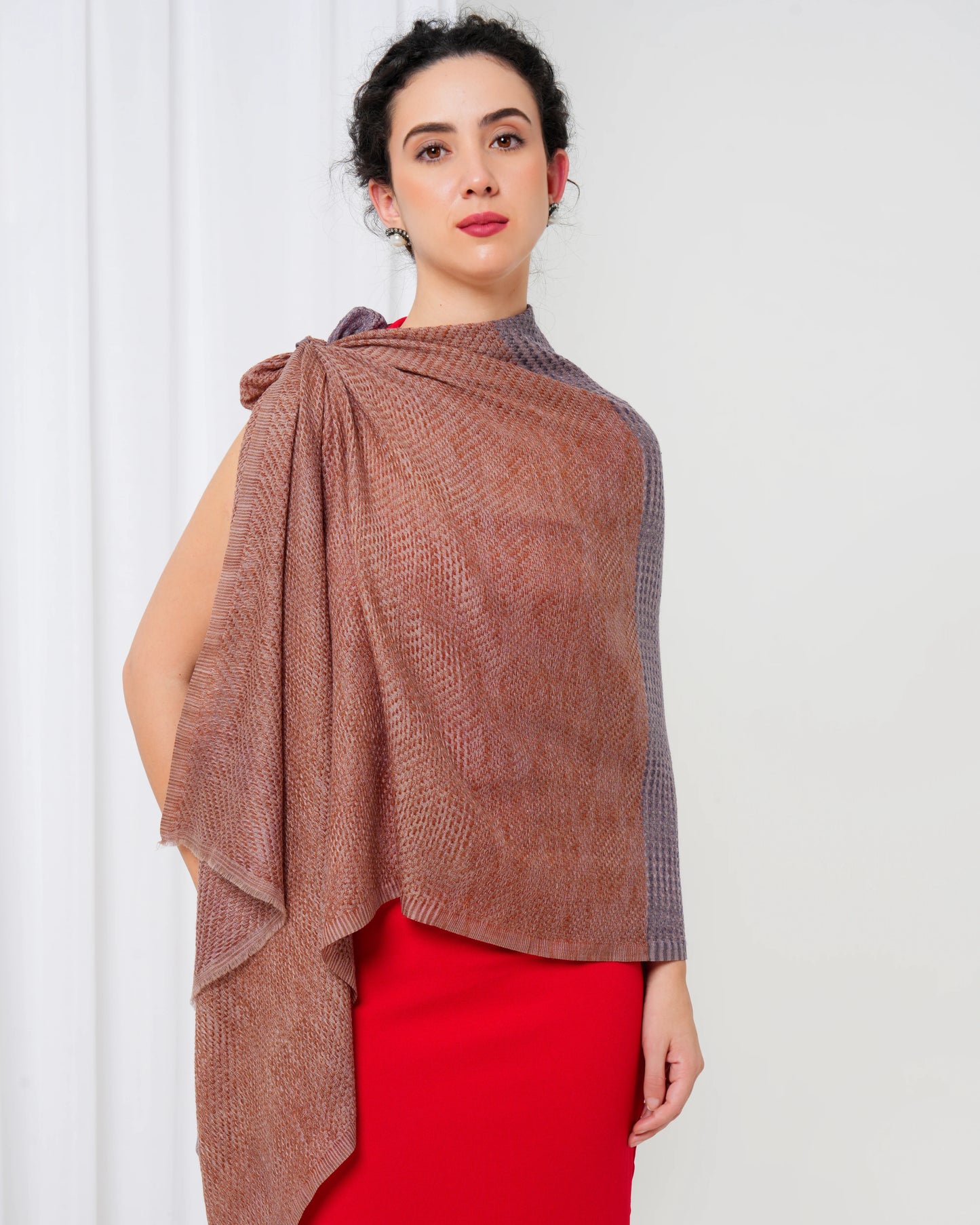 Cashmere stole in dual tone of purple and rust