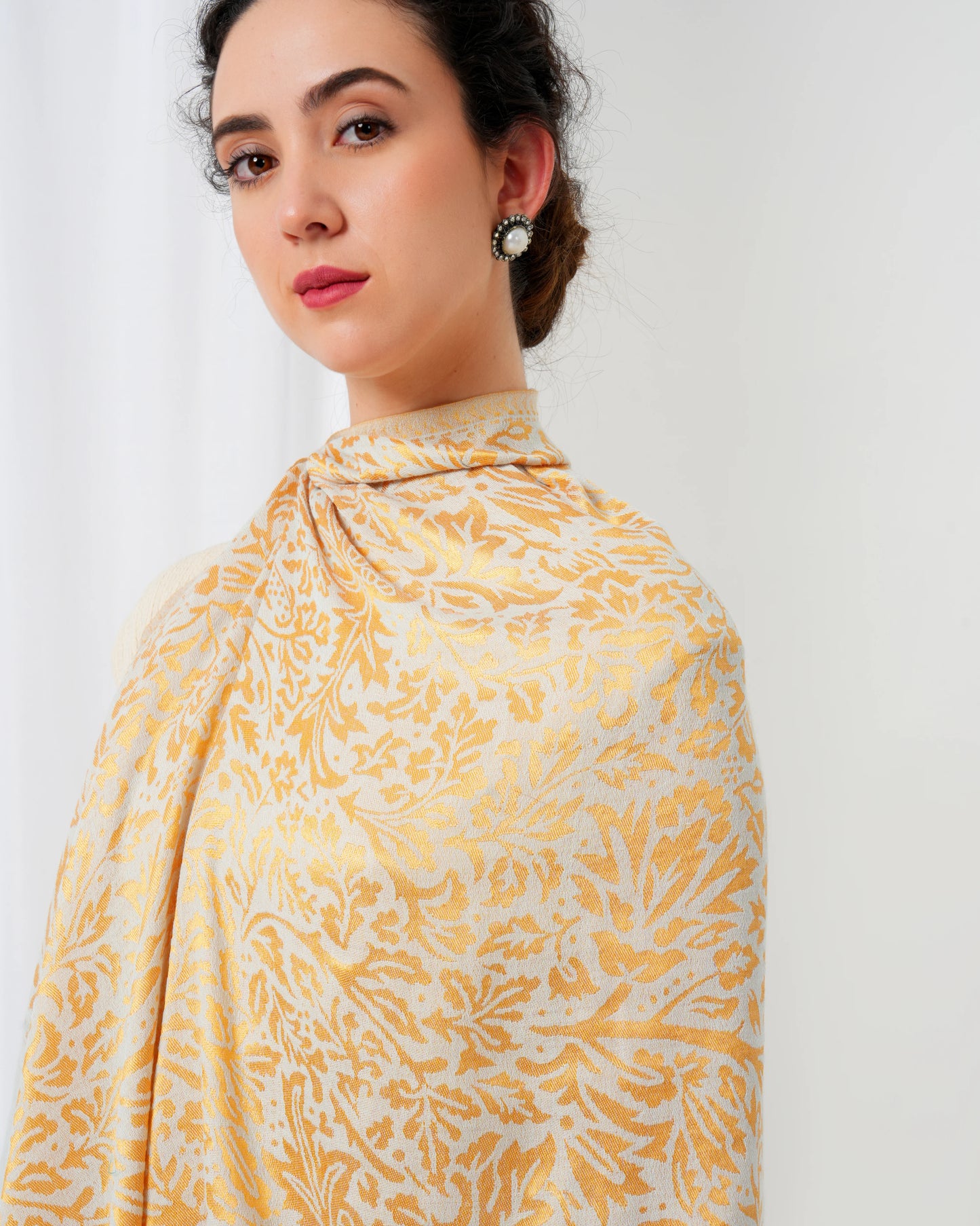 Wool stole with white base with golden design