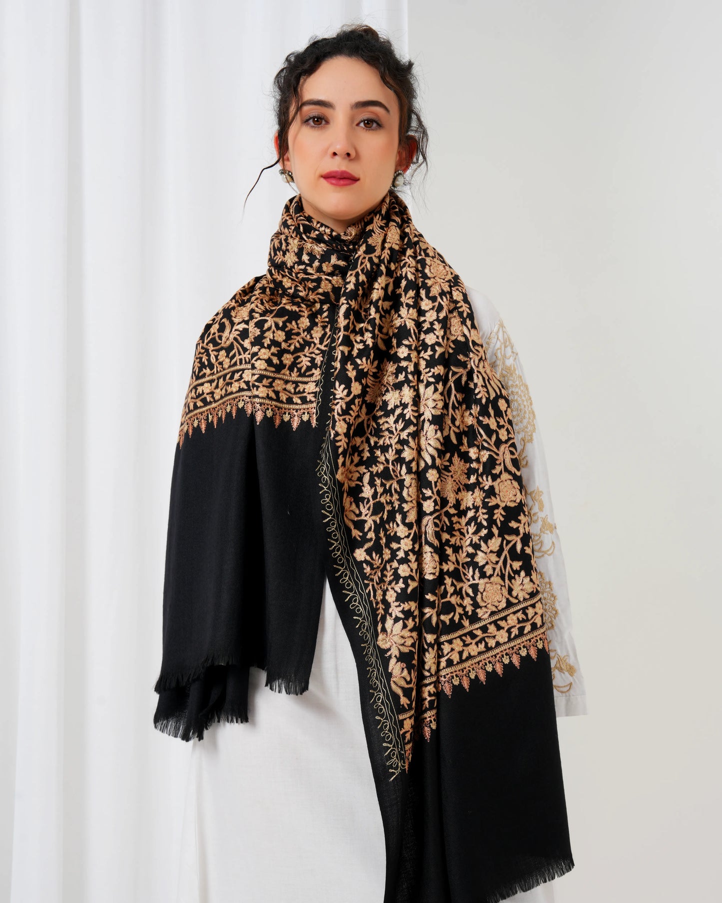Zari Woolen Shawl