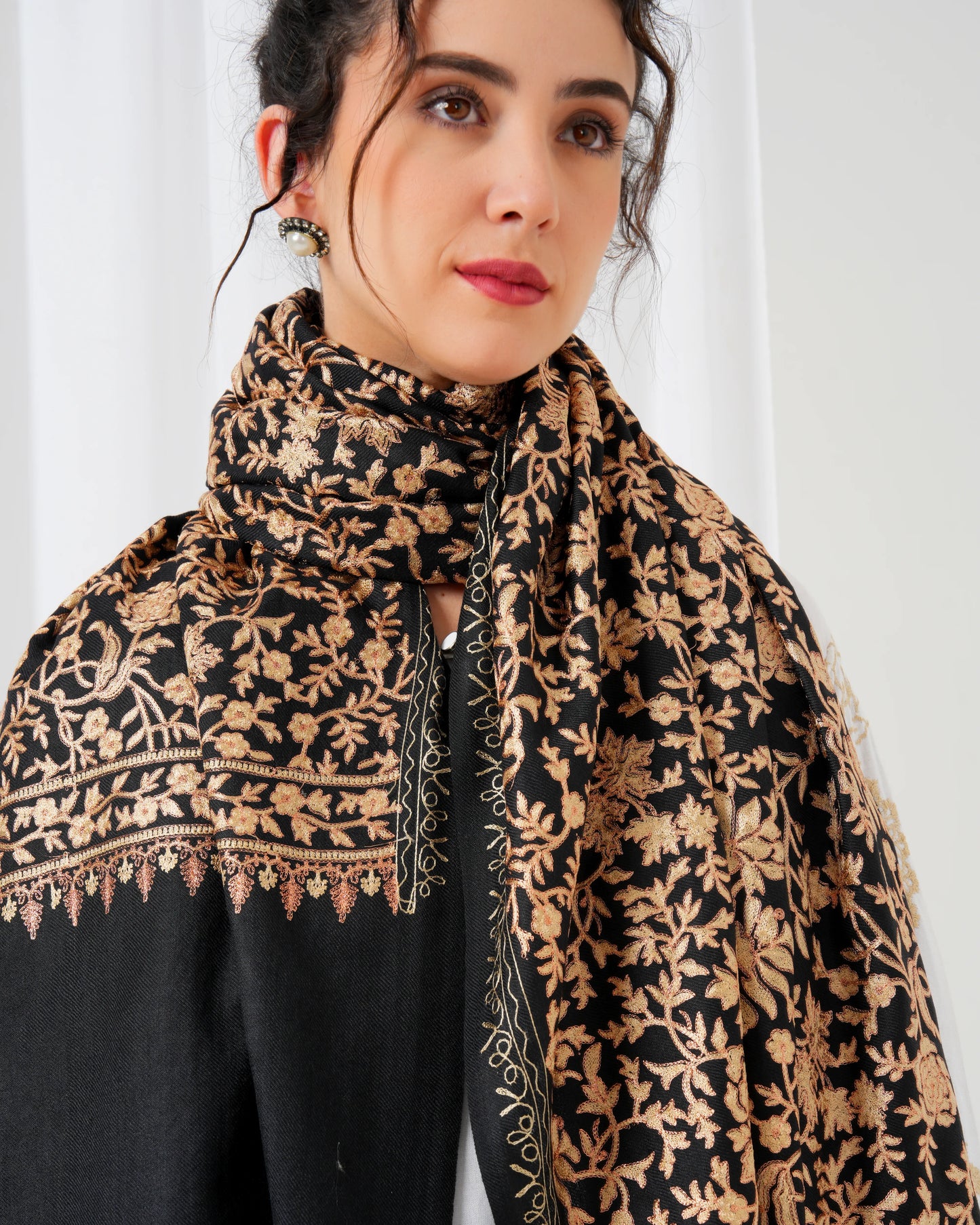 Zari Woolen Shawl