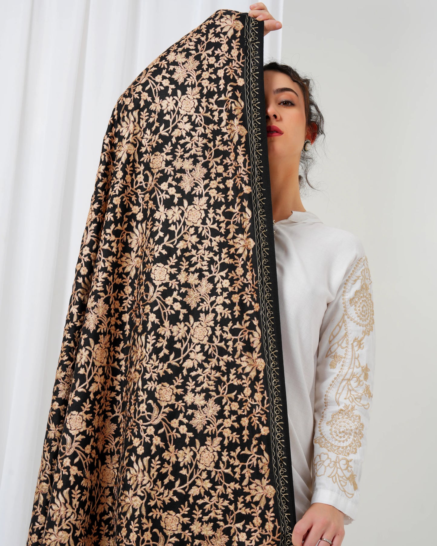 Zari Woolen Shawl