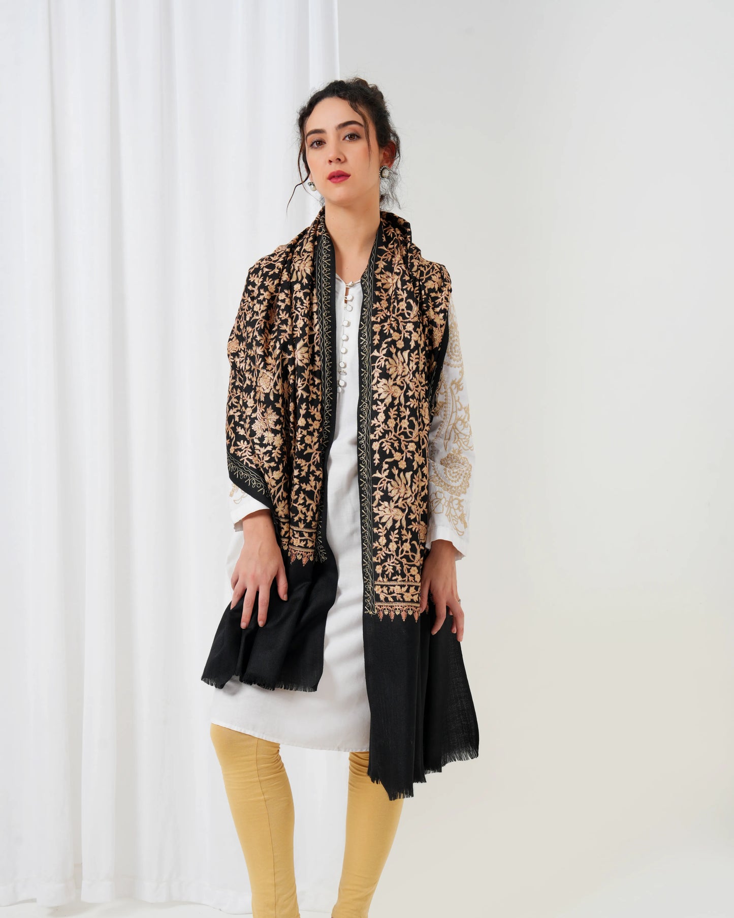 Zari Woolen Shawl