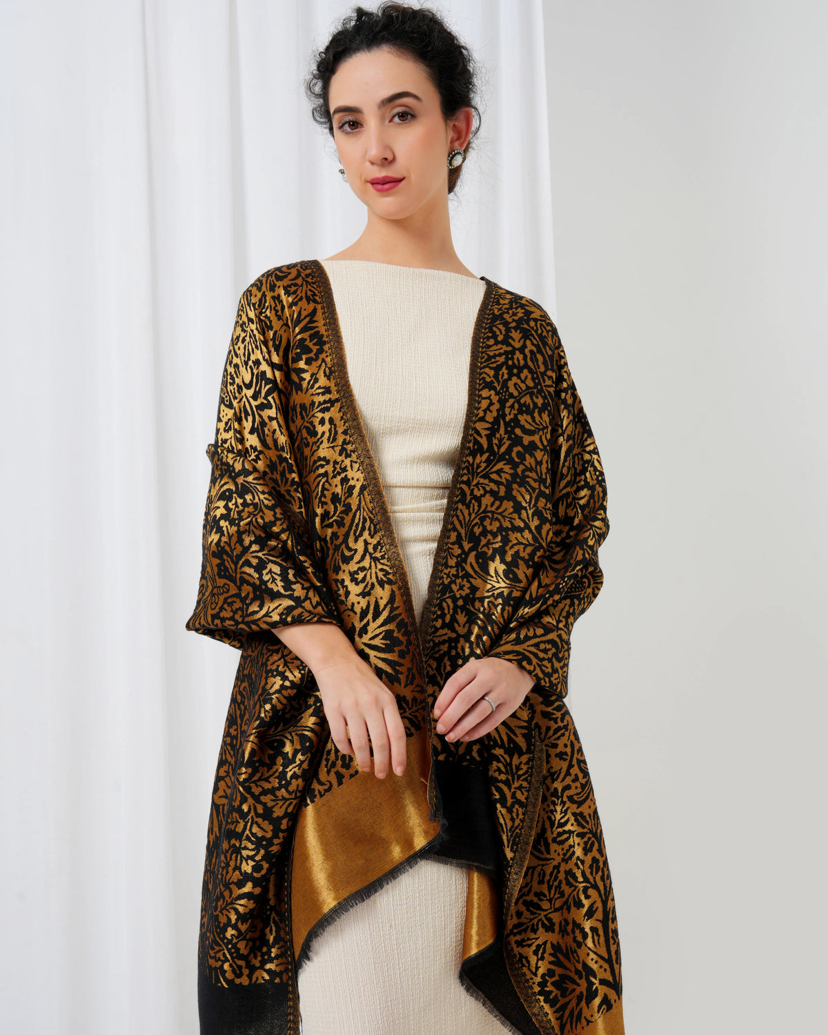 Zari Leaf Woolen Stole