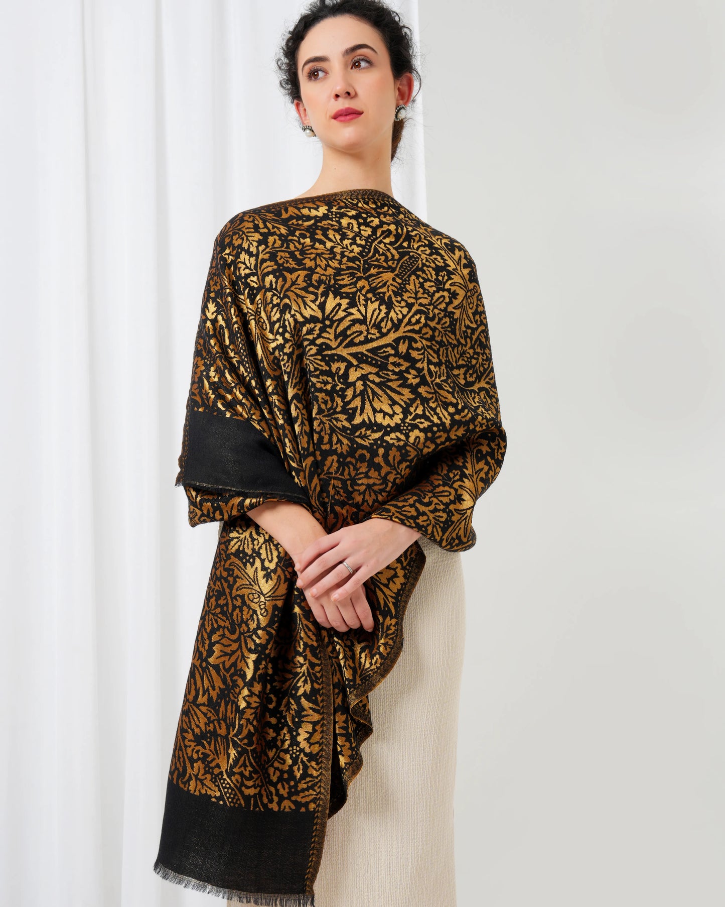 Zari Leaf Woolen Stole