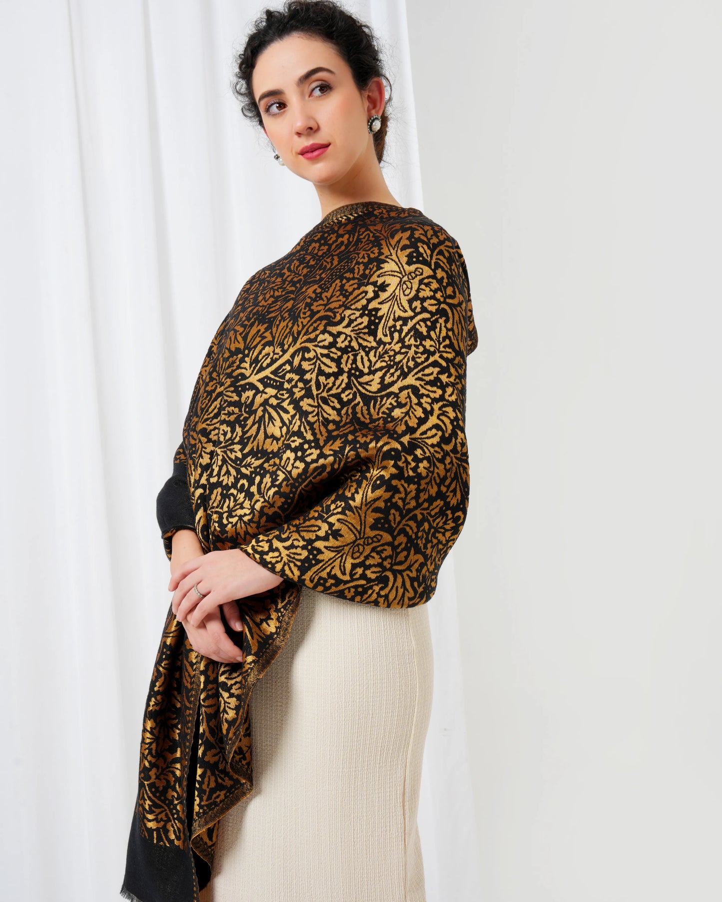 Zari Leaf Woolen Stole