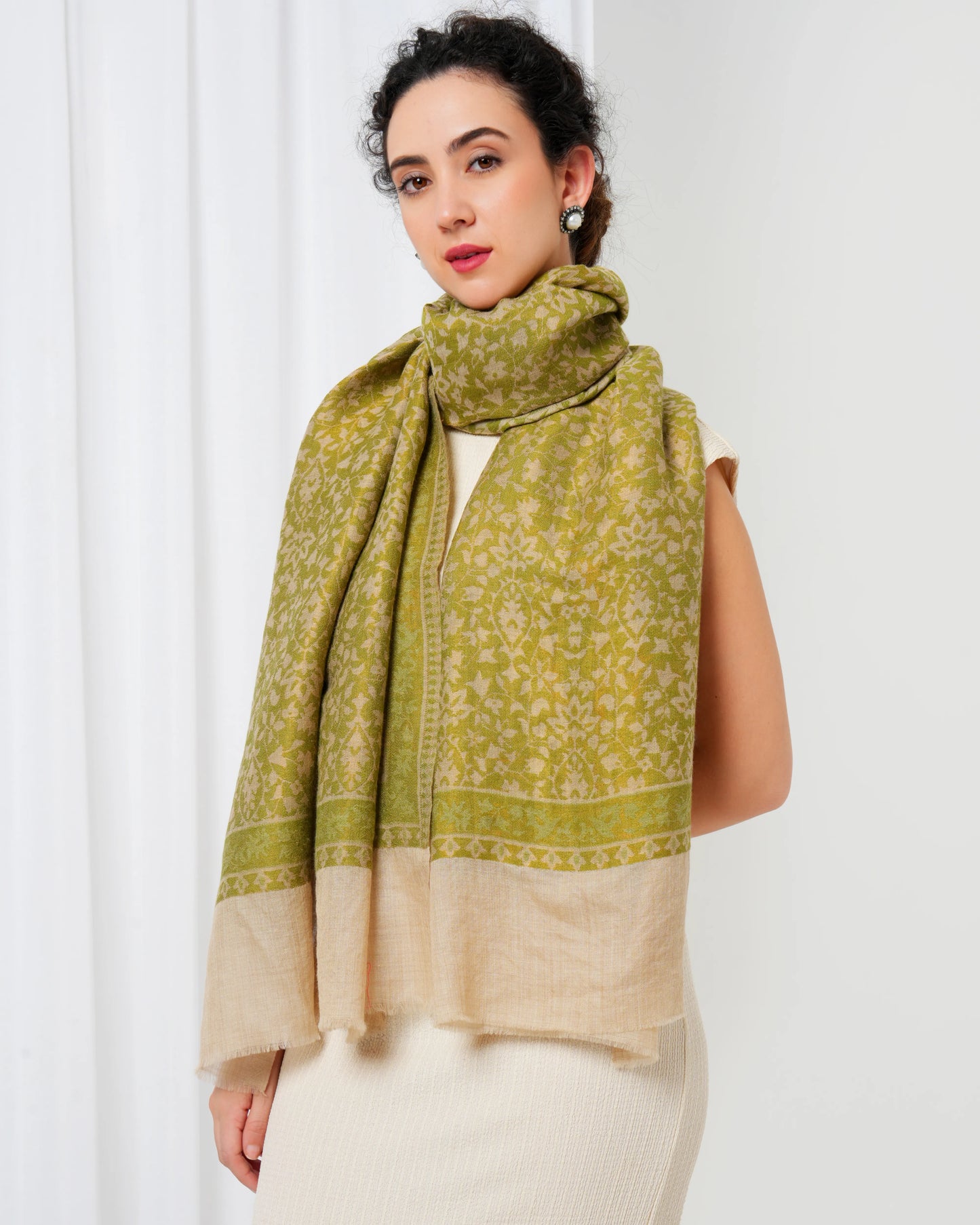 Kani Zari Woolen Stole