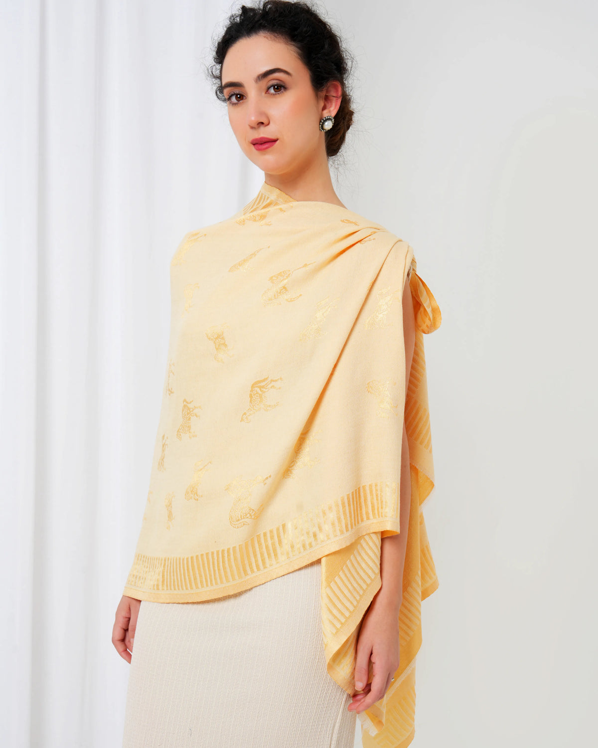 Zari Horse Woolen Stole