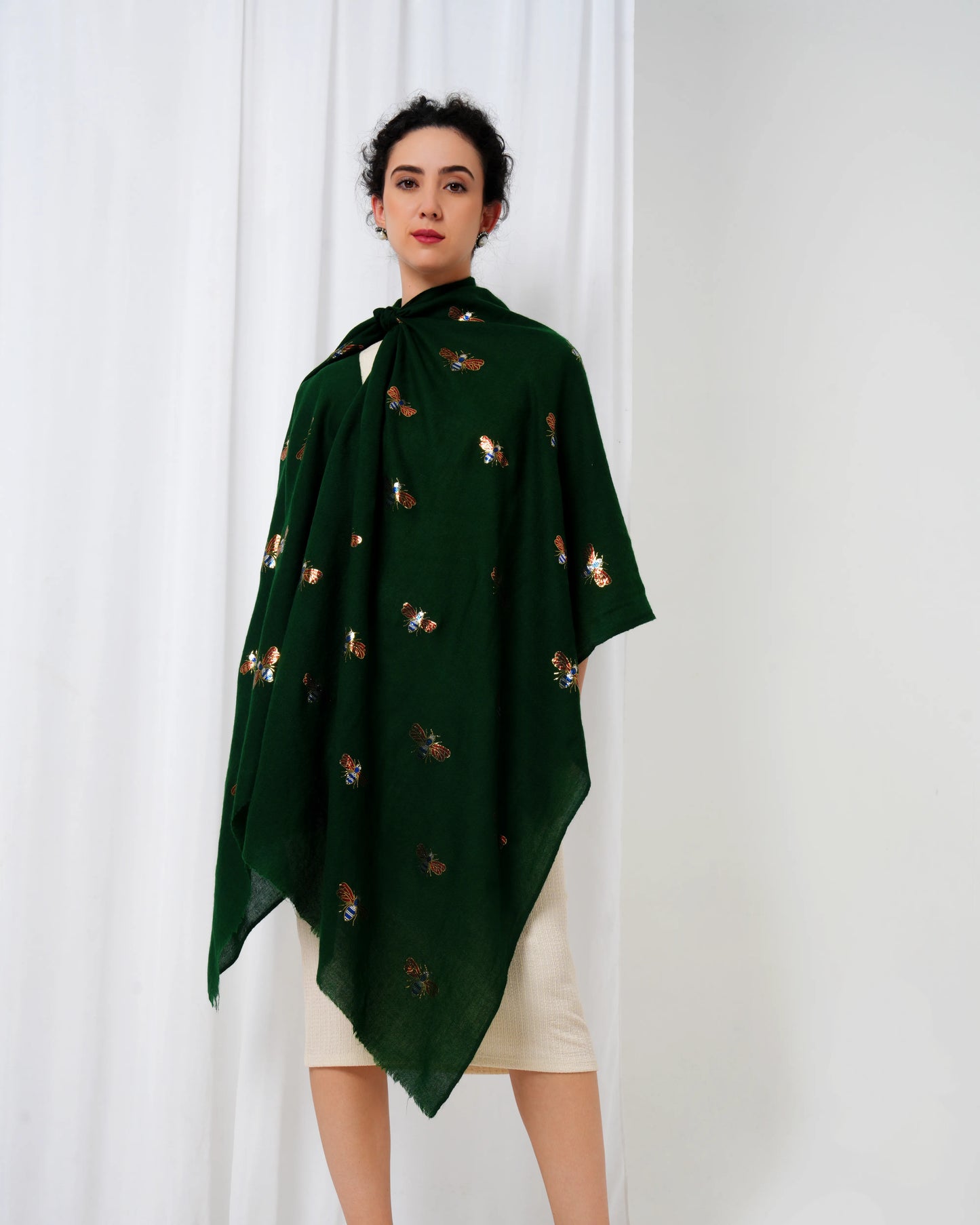 Bee Zari Woolen Stole