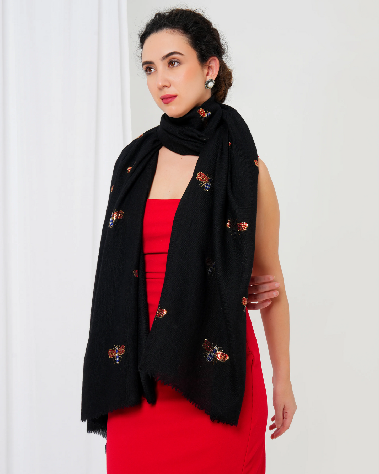 Bee Zari Woolen Stole
