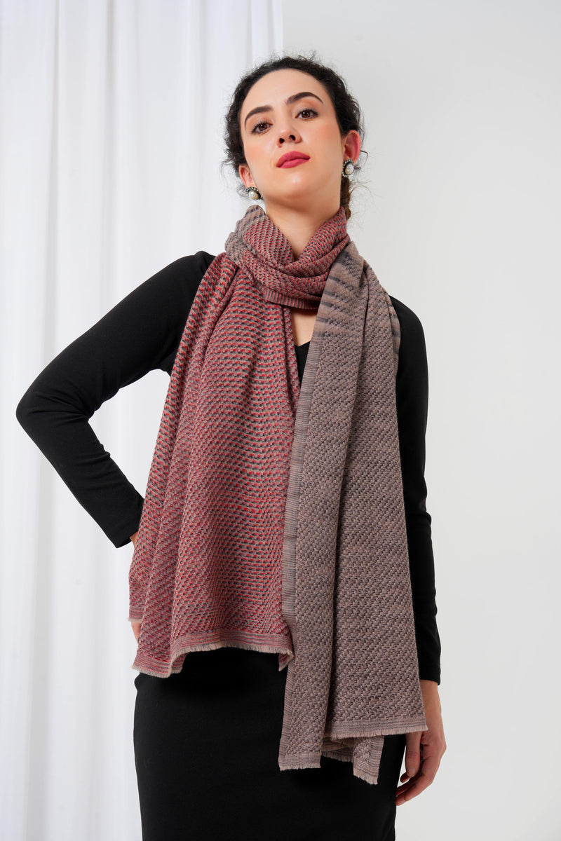 Cashmere stole in dual tone of brown and rust