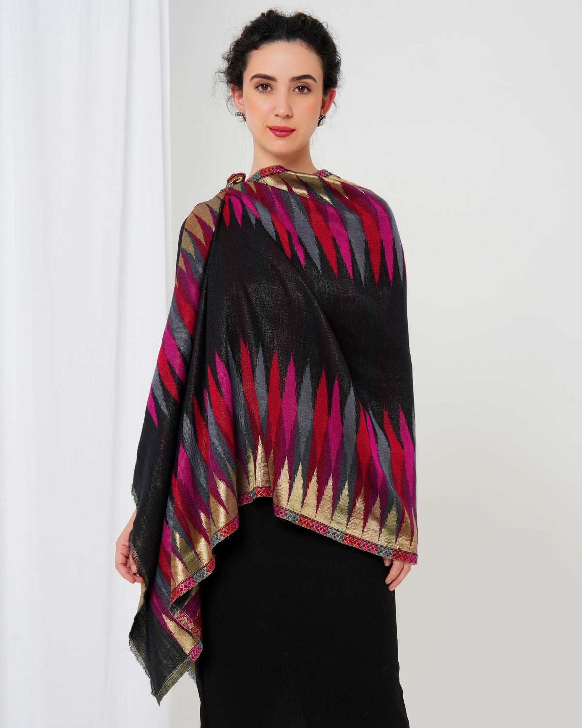 Zari Reversible Woolen Stole