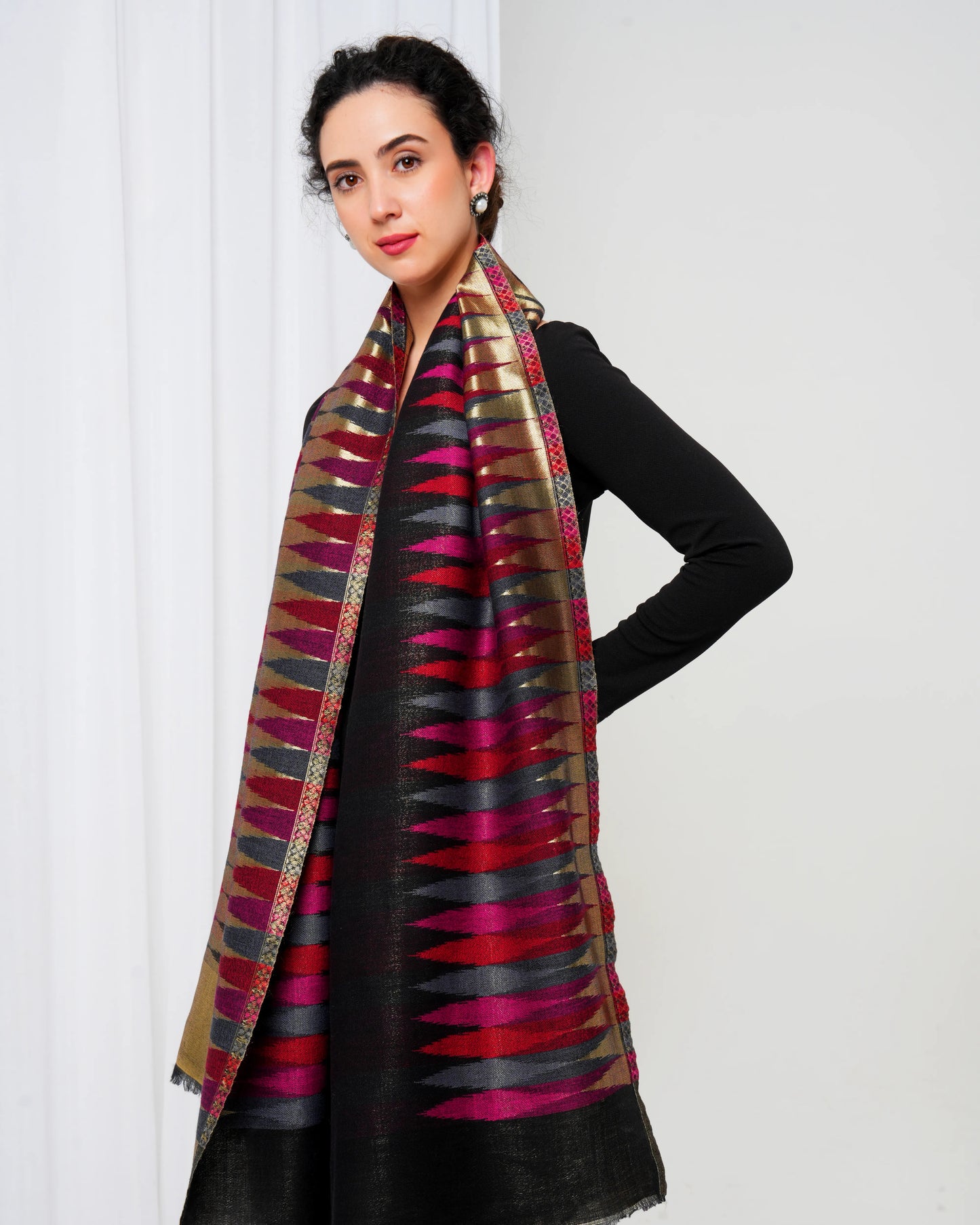 Zari Reversible Woolen Stole