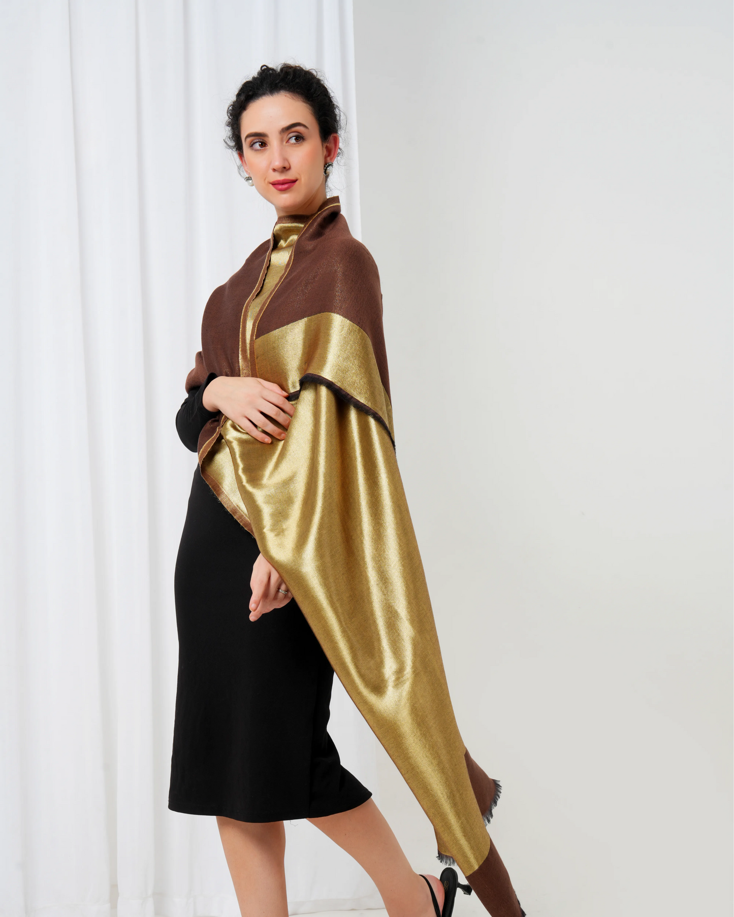 Reversible Zari Woolen Stole