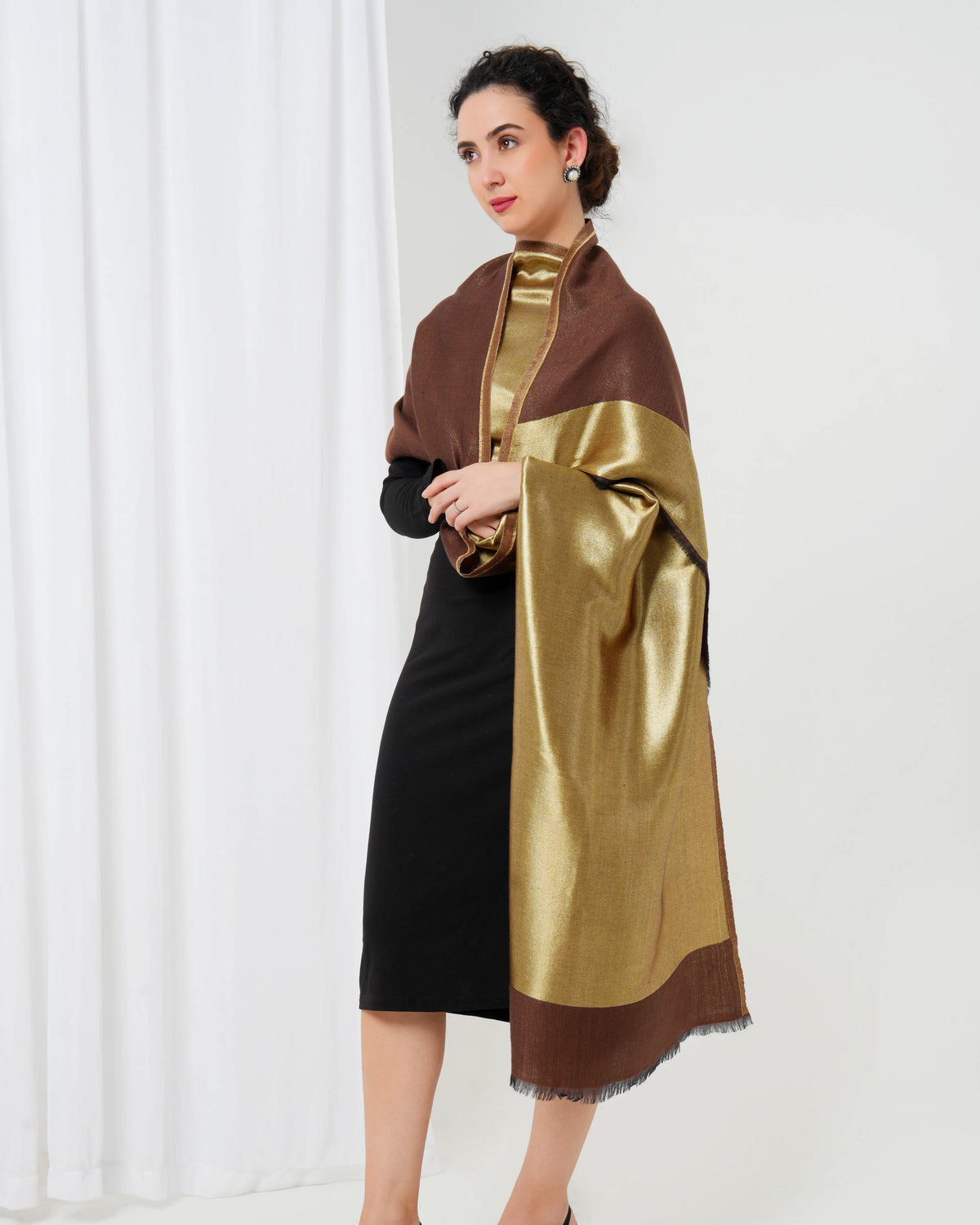 Reversible Zari Woolen Stole