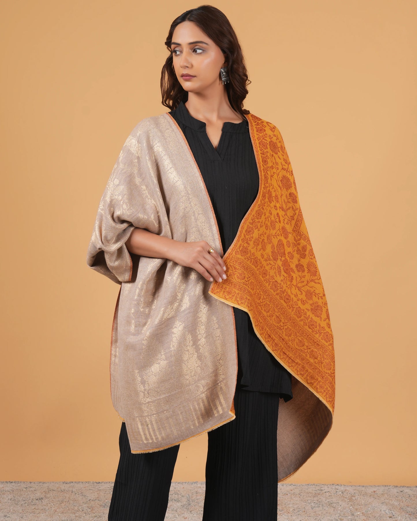 Zari Reversible Woolen Shawl