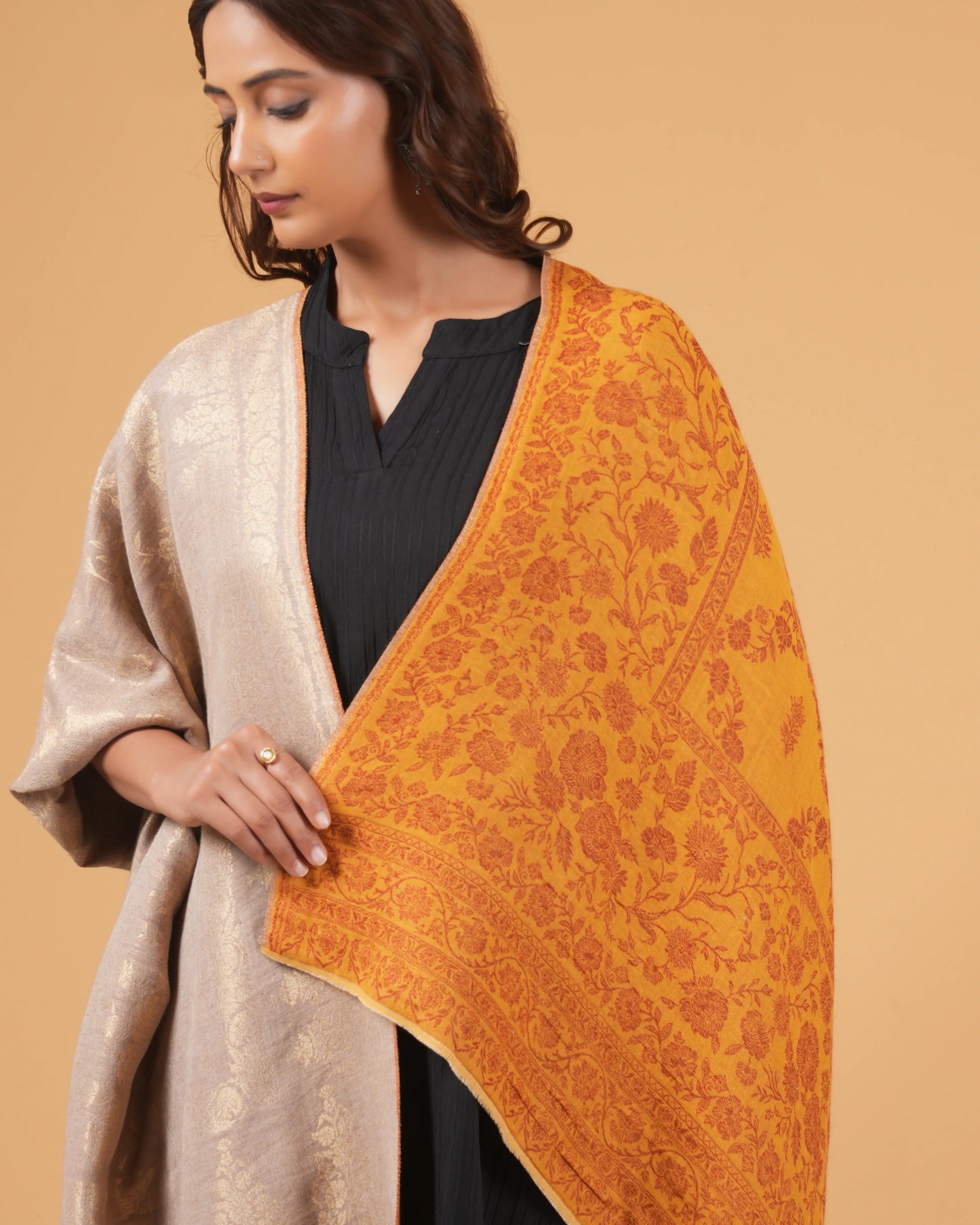 Zari Reversible Woolen Shawl