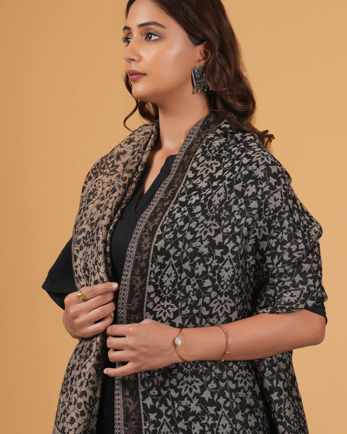 Kani Reversible Woolen Shawl