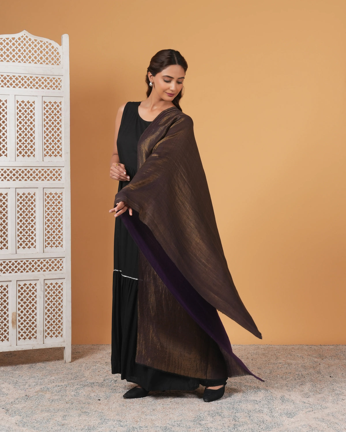 Zari Reversible Woolen Stole