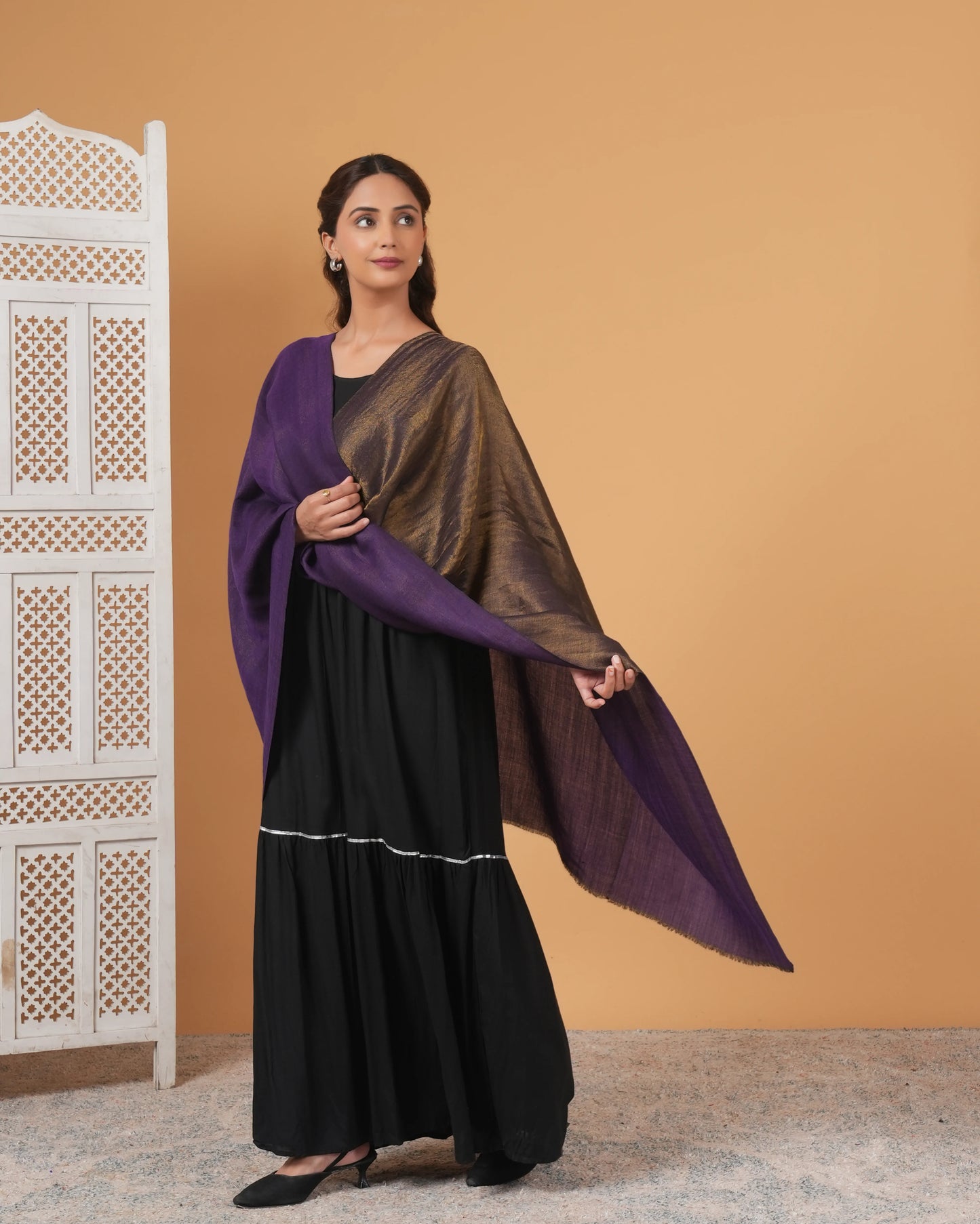 Zari Reversible Woolen Stole
