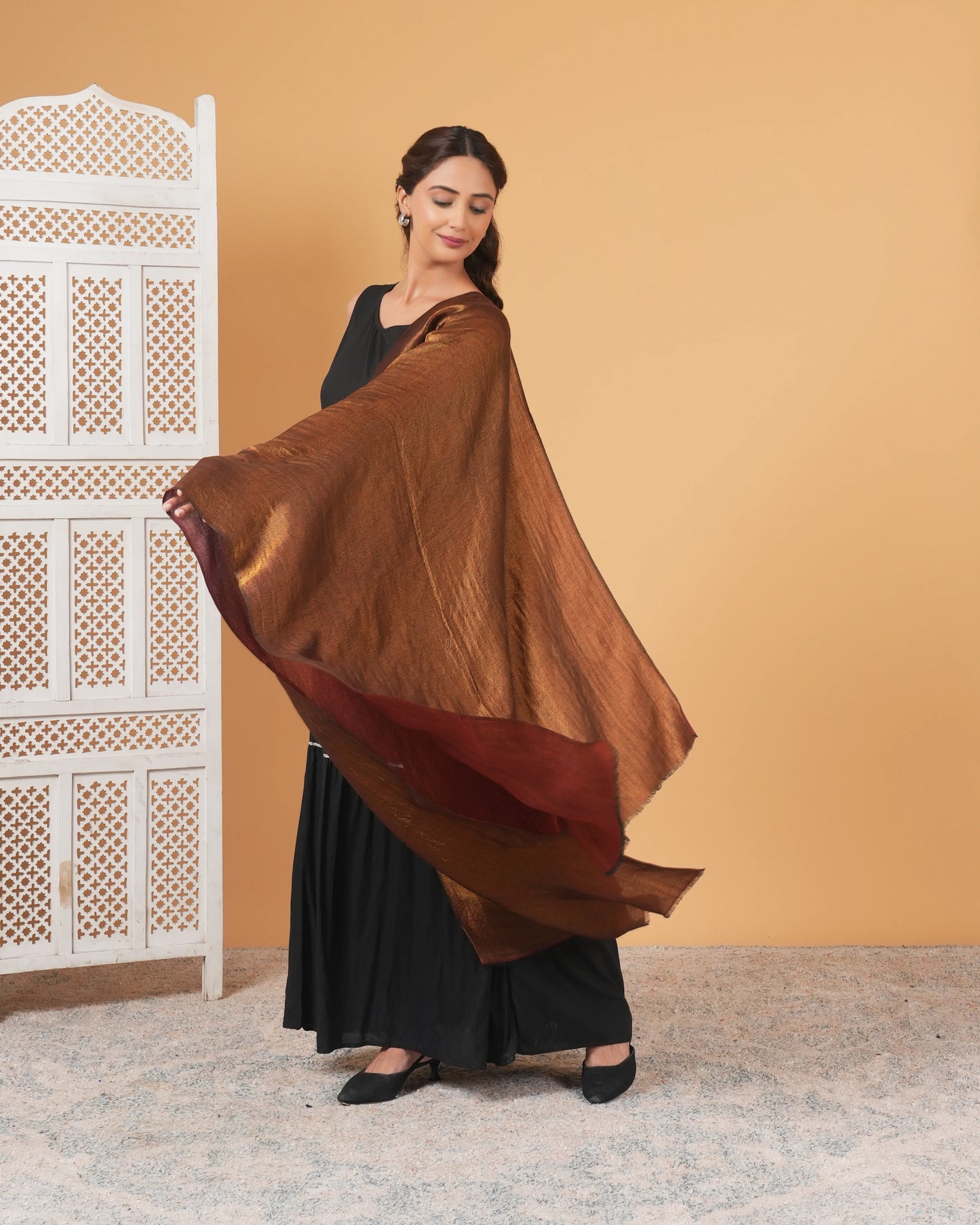 Zari Reversible Woolen Stole