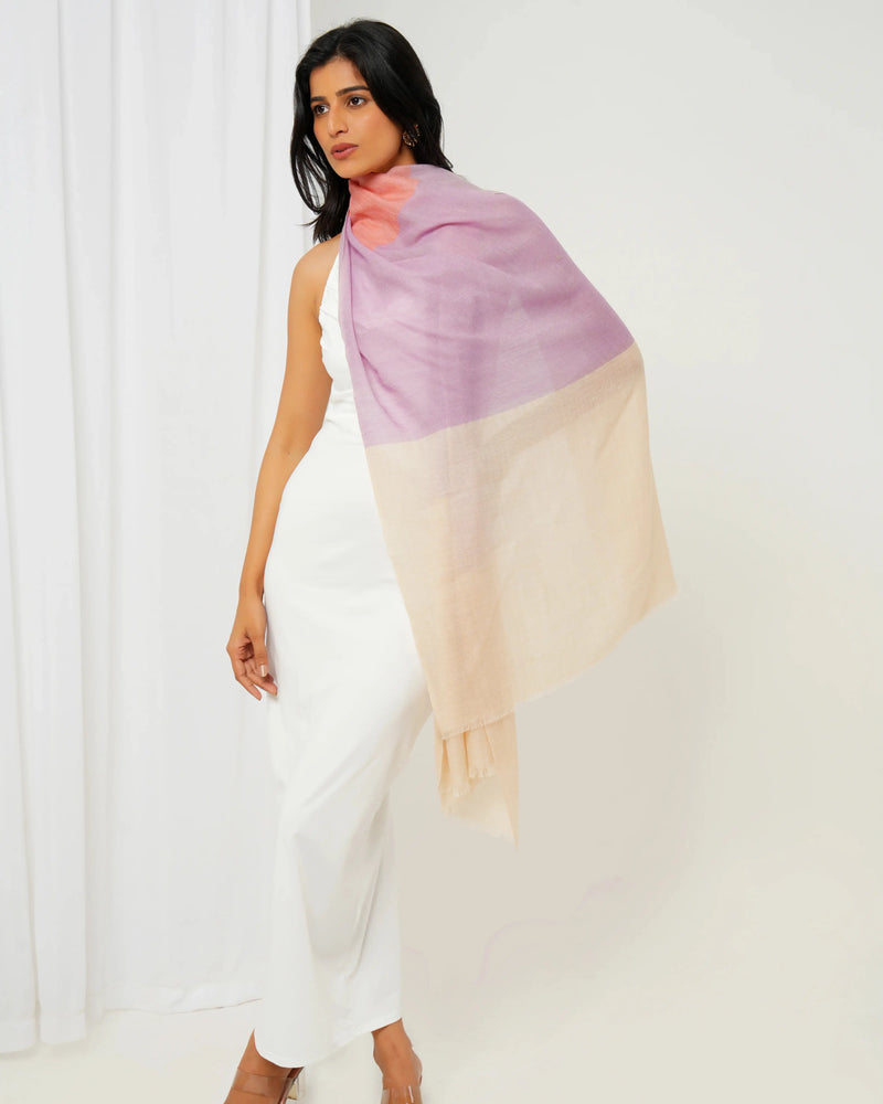 Cashmere stole with dual tones of lilac and cream